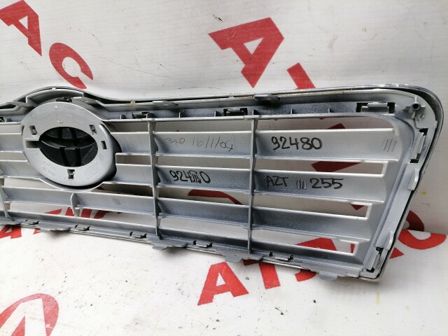 Решетка радиатора TOYOTA Avensis 