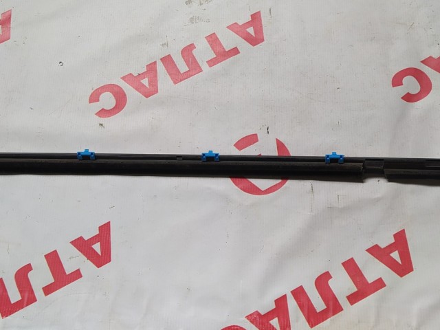 Молдинг стекла MAZDA 6 