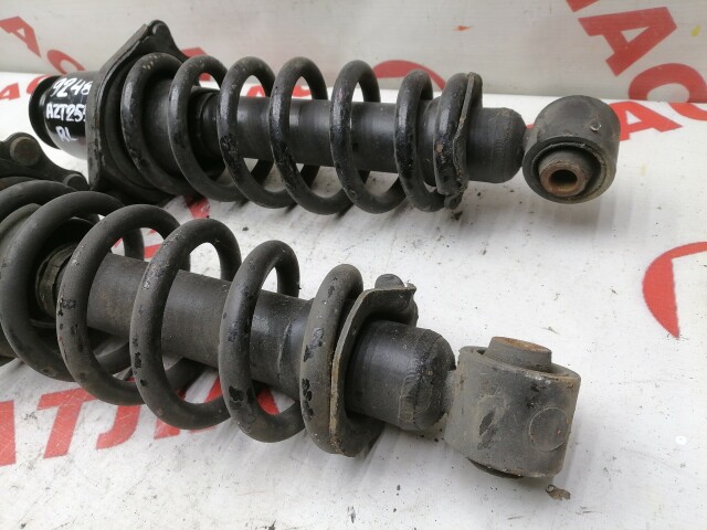 Стойка TOYOTA Avensis 