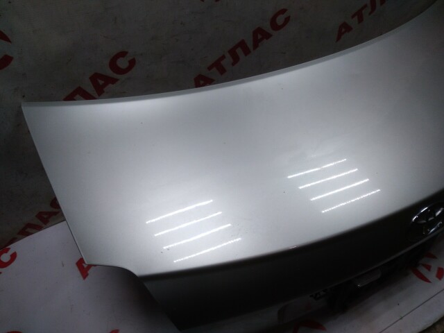 Крышка багажника TOYOTA Avensis 