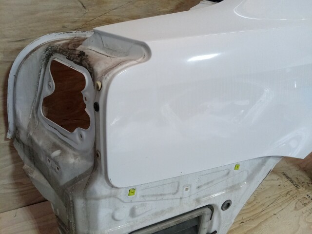 Крыло заднее TOYOTA Avensis 