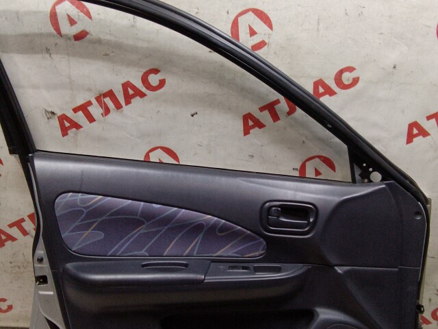 Дверь NISSAN Wingroad 