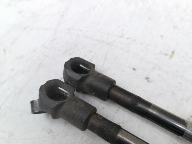 Амортизатор багажника TOYOTA Corolla Fielder 