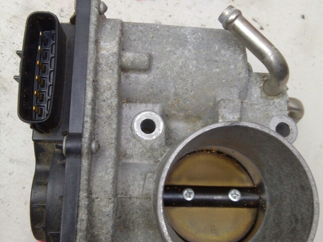 Дроссельная заслонка TOYOTA Ractis 1NZ-FE