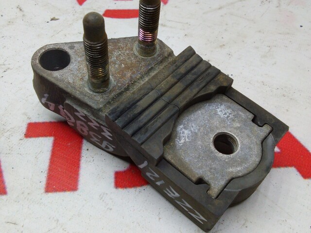 Кронштейн подушки ДВС TOYOTA Corolla 3ZZ-FE