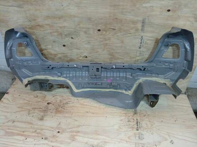 Задняя панель NISSAN Sunny 