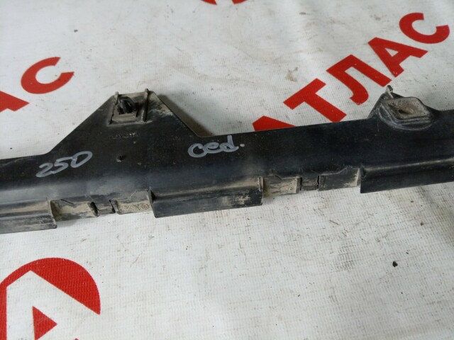 Крепление бампера TOYOTA Avensis 