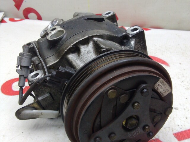 Компрессор кондиционера TOYOTA Vitz 1SZ-FE