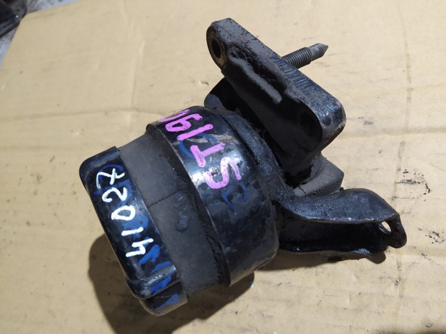 Подушка ДВС TOYOTA Carina E 