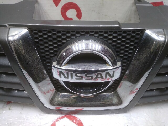 Решетка радиатора NISSAN Dualis 