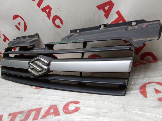 Решетка радиатора SUZUKI Swift 