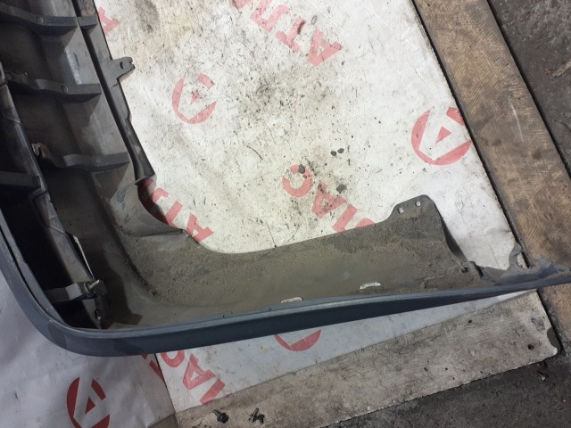 Бампер задний TOYOTA Avensis 