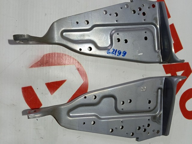 Крепление  TOYOTA Avensis 