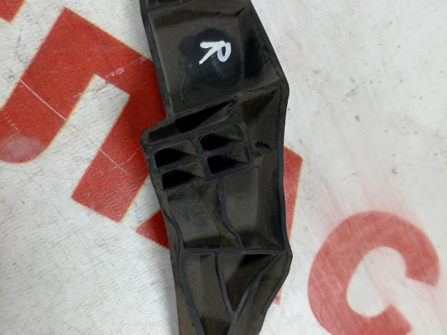 Уголок жабо TOYOTA Camry 