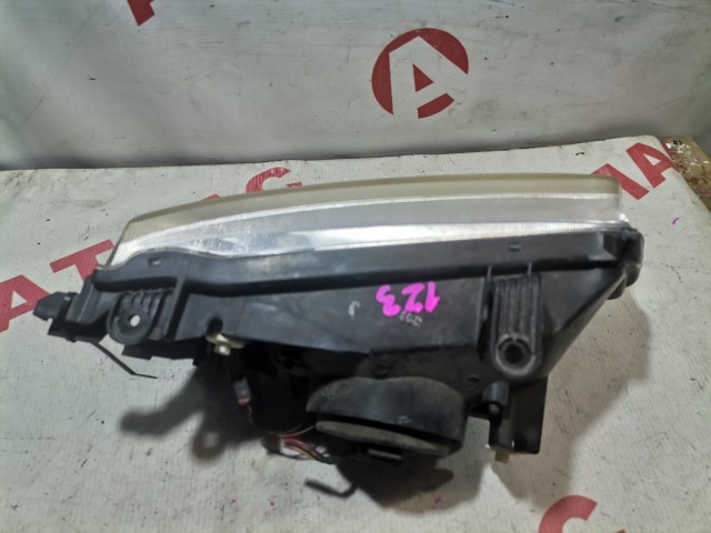 Фара NISSAN Sunny 