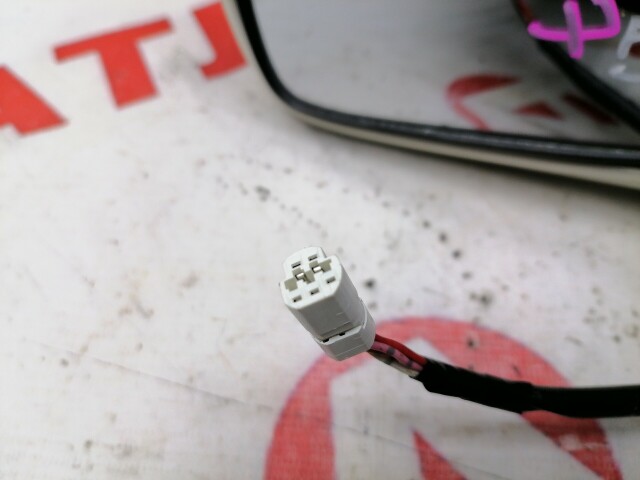 Зеркало TOYOTA Ist 