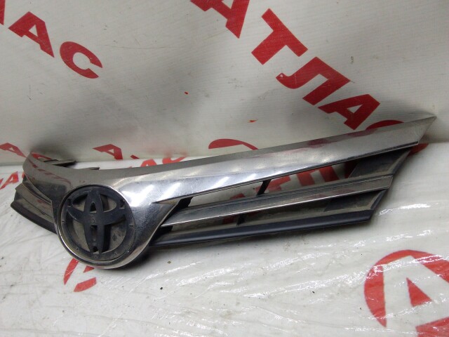 Решетка радиатора TOYOTA Corolla 