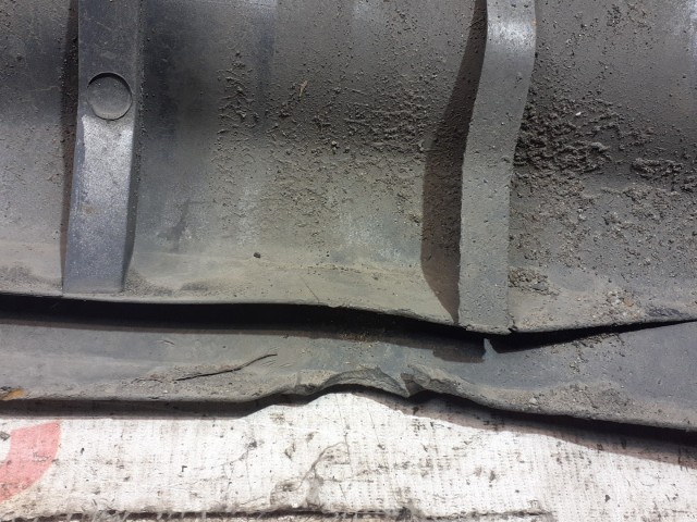 Бампер задний TOYOTA Avensis 