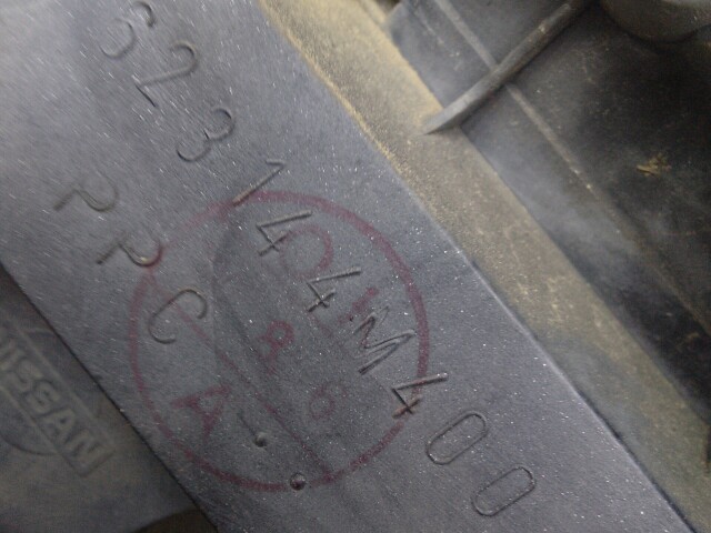 Решетка радиатора NISSAN Sunny 