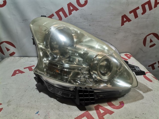 Фара TOYOTA Ractis 