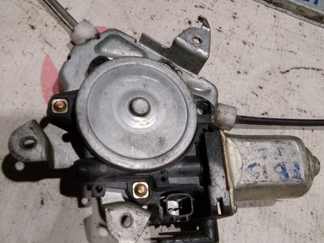Стеклоподъемник NISSAN Sunny 