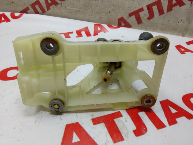 Рычаг КПП TOYOTA Vitz 