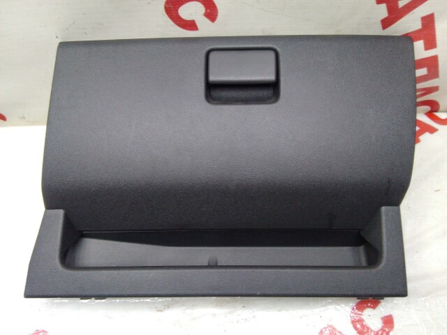 Бардачок TOYOTA Ist 