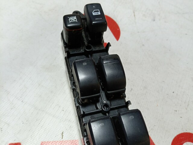 Блок управления стеклоподъемниками TOYOTA Ist 