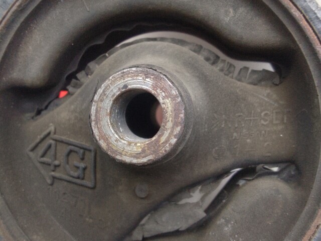 Подушка ДВС NISSAN Sunny QG15-DE