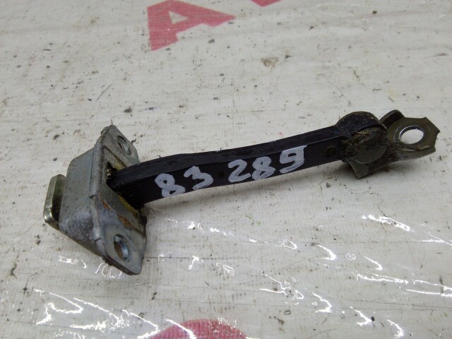 Ограничитель двери TOYOTA Vitz 