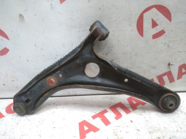 Рычаг TOYOTA Ist 