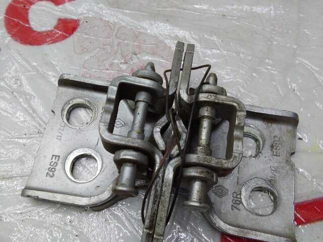 Кронштейны двери RENAULT Duster 