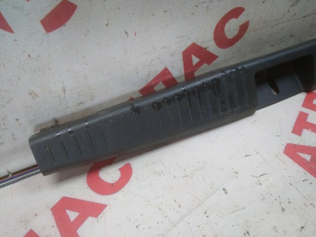 Накладка замка багажника TOYOTA Vitz 