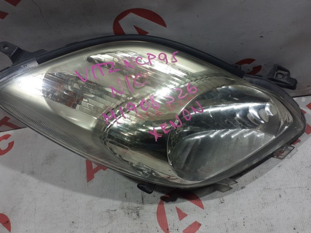 Фара TOYOTA Vitz 