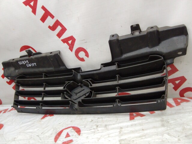 Решетка радиатора SUZUKI Swift 