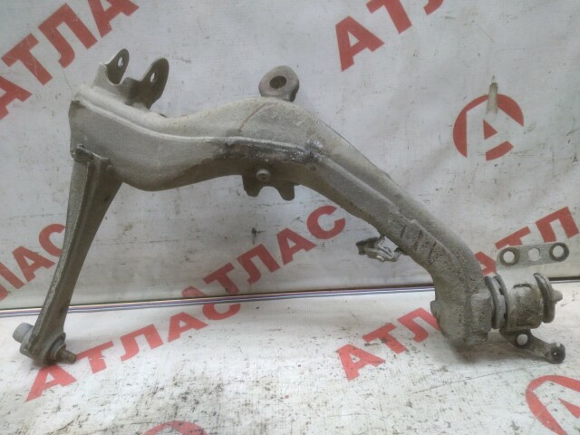 Рычаг TOYOTA Avensis 