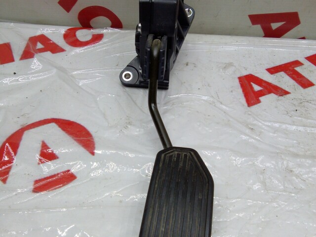 Педаль газа TOYOTA Camry 