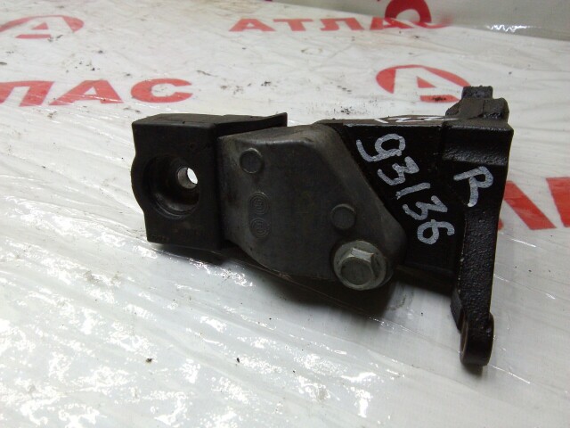 Кронштейн подушки ДВС TOYOTA Avensis 1ZZ-FE