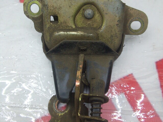 Замок багажника TOYOTA Sprinter 