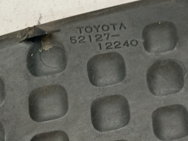 Заглушка в бампер TOYOTA Corolla Fielder 