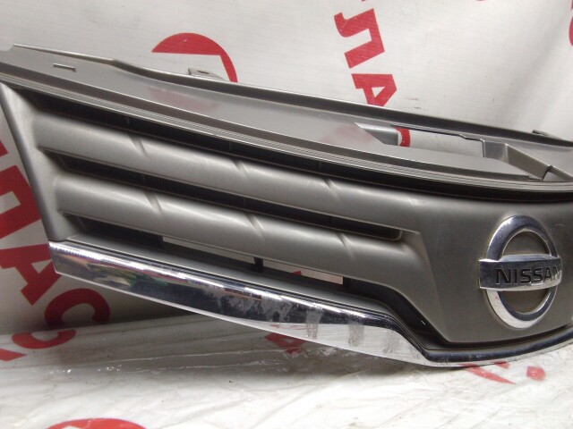 Решетка радиатора NISSAN Note 
