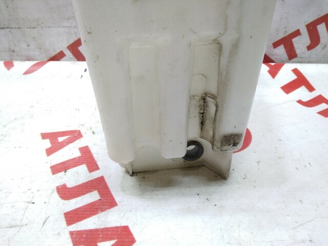 Бачок омывателя TOYOTA Avensis 