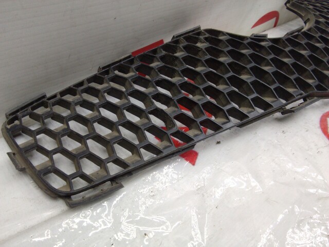 Решетка радиатора TOYOTA Vitz 