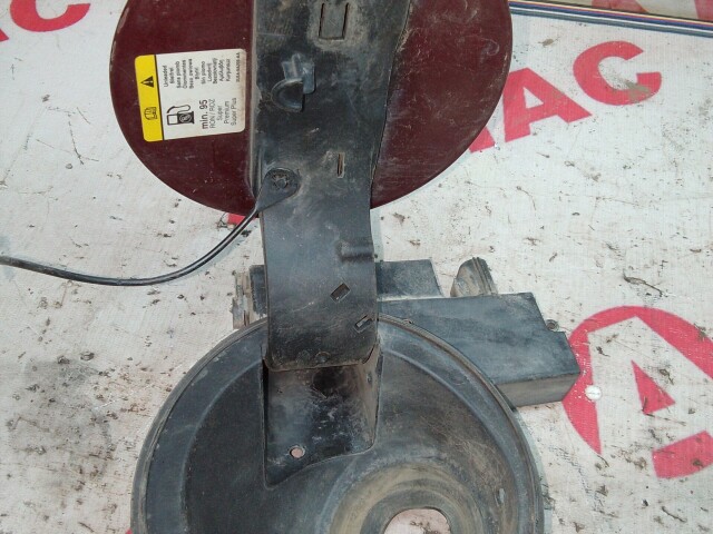 Лючок бензобака FORD Focus II 