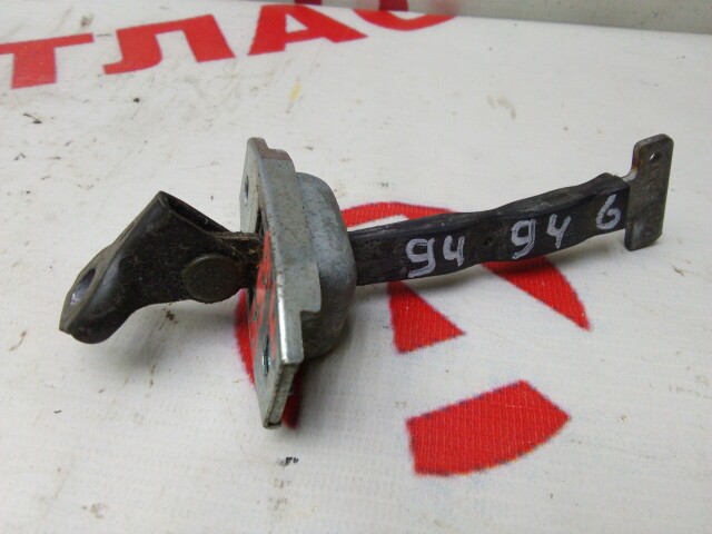 Ограничитель двери TOYOTA Vitz 