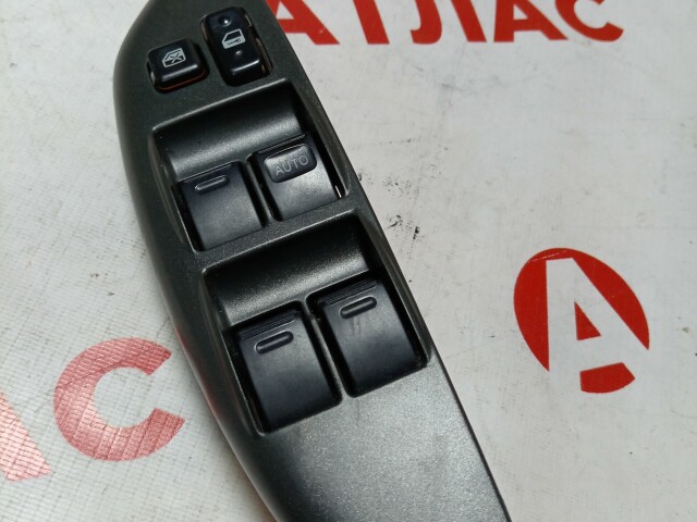 Блок управления стеклоподъемниками TOYOTA Vitz 