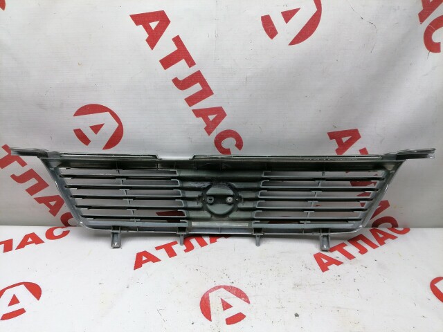 Решетка радиатора NISSAN Sunny 