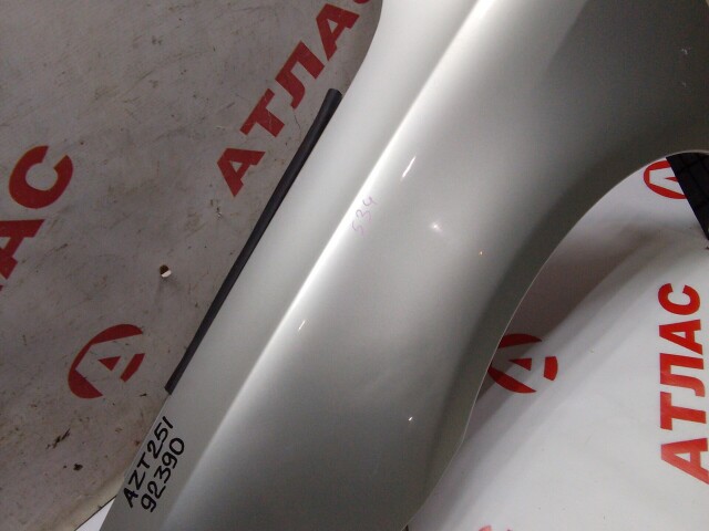 Крыло TOYOTA Avensis 