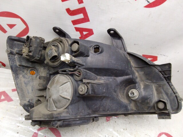 Фара TOYOTA Noah 