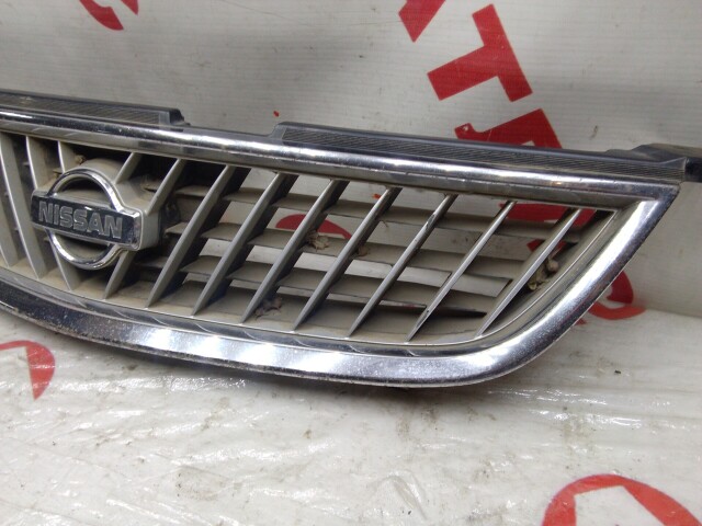 Решетка радиатора NISSAN Sunny 